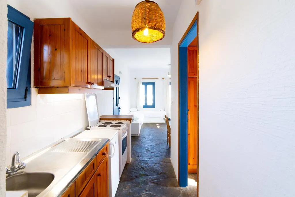 APARTMENT TWO BEDROOMS Room, Okirroi Villas and Apts, Crete