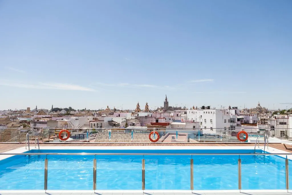 Pool, Don Paco, Seville