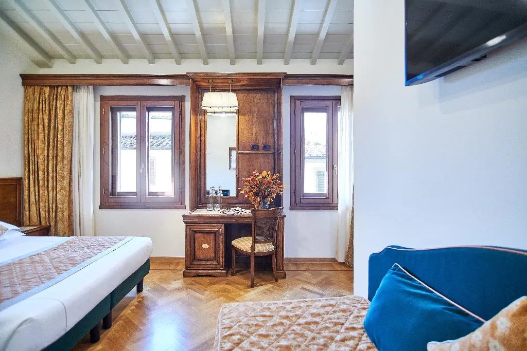 JUNIOR SUITE SUPERIOR Room, Adler Cavalieri Hotel-Private Spa & Gym, Florence