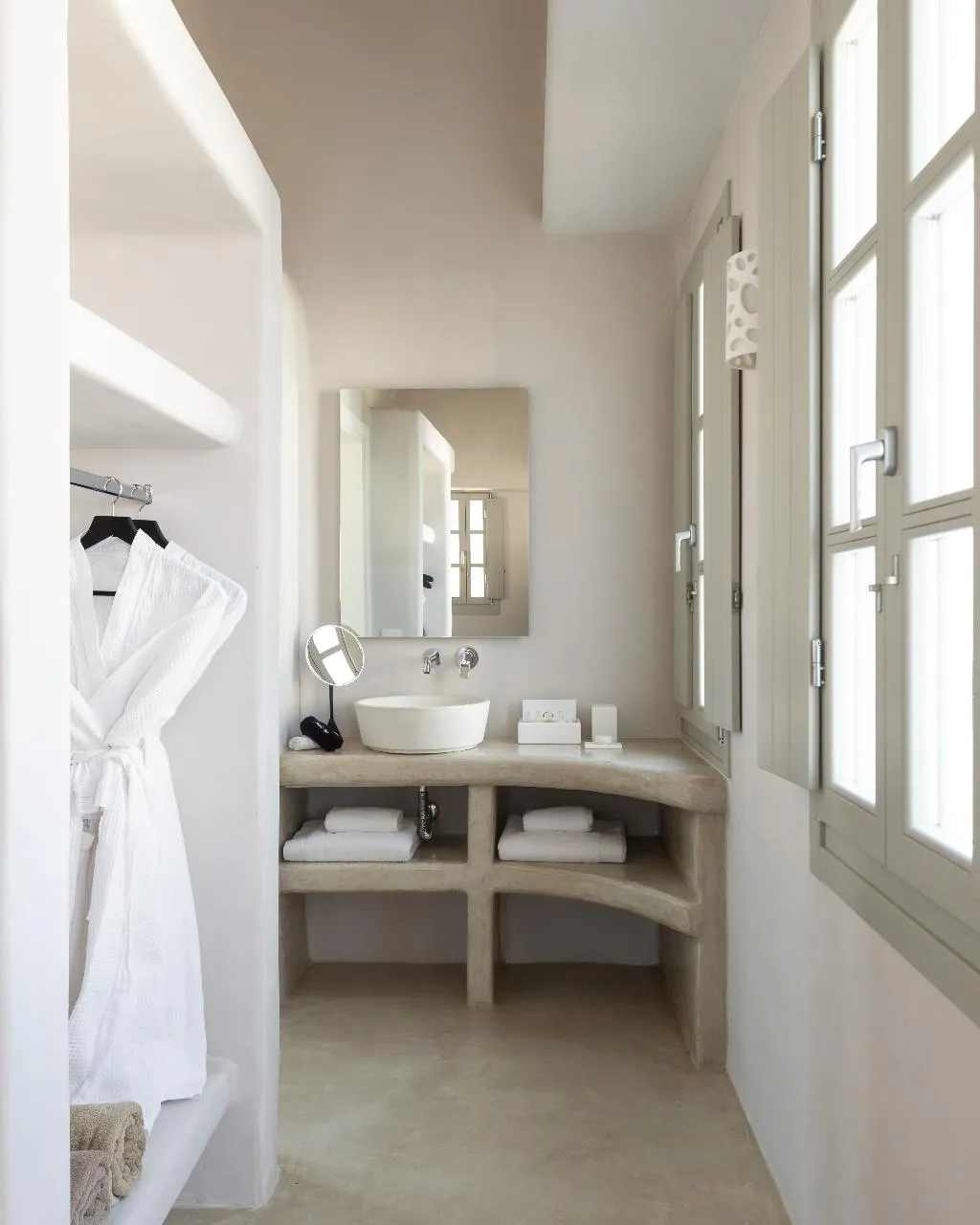 SUITE DELUXE WITH JACUZZI Room, Danae Suites, Santorini