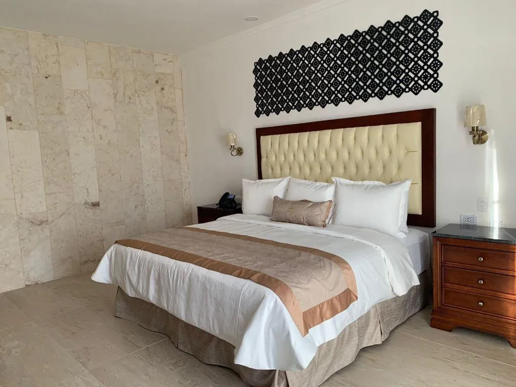 DOUBLE KING SIZE BED Room, Real Hispano, Cancun Area
