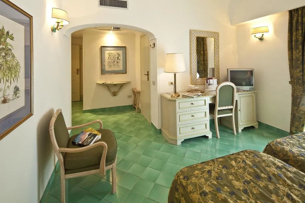 Room, Grand Hotel il Moresco, Naples