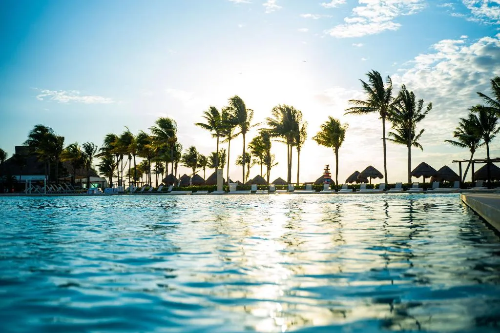 Pool, BlueBay Grand Esmeralda, Playa Del Carmen