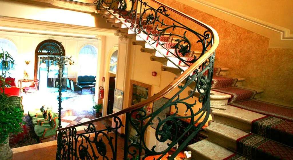 Lobby, Excelsior Splendide, Milan