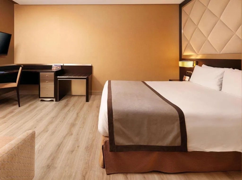 DOUBLE TWO DOUBLE BEDS Room, Hcc St. Moritz, Barcelona