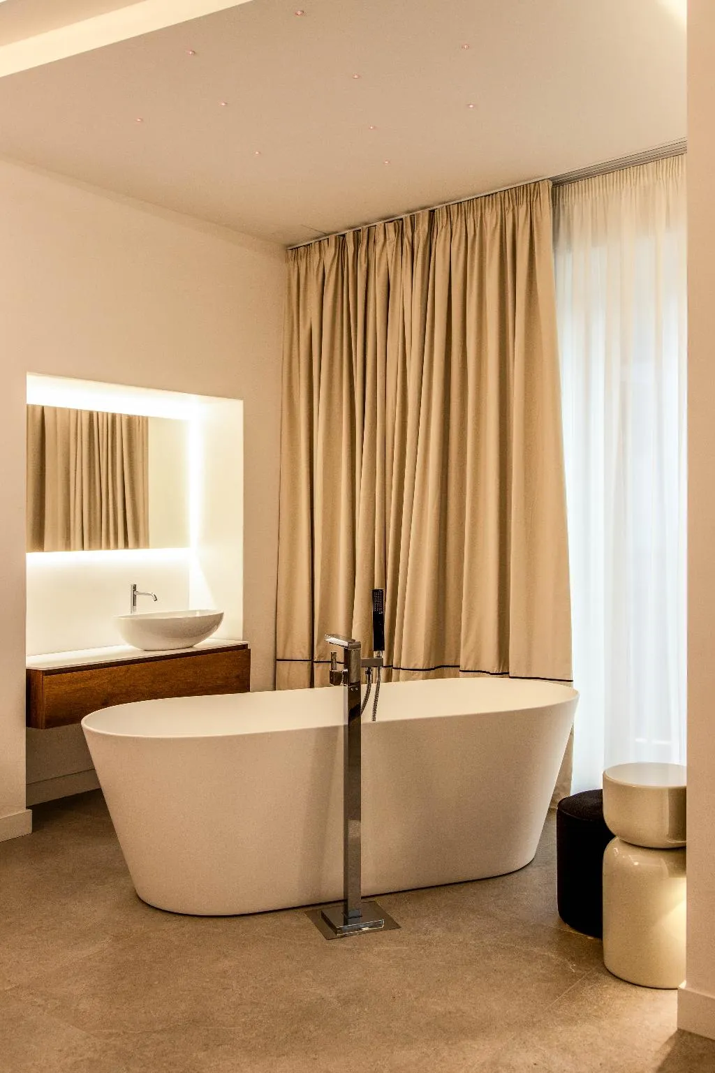 JUNIOR SUITE QUEEN SIZE BED Room, Mamalu - Corso Umberto 35, Naples