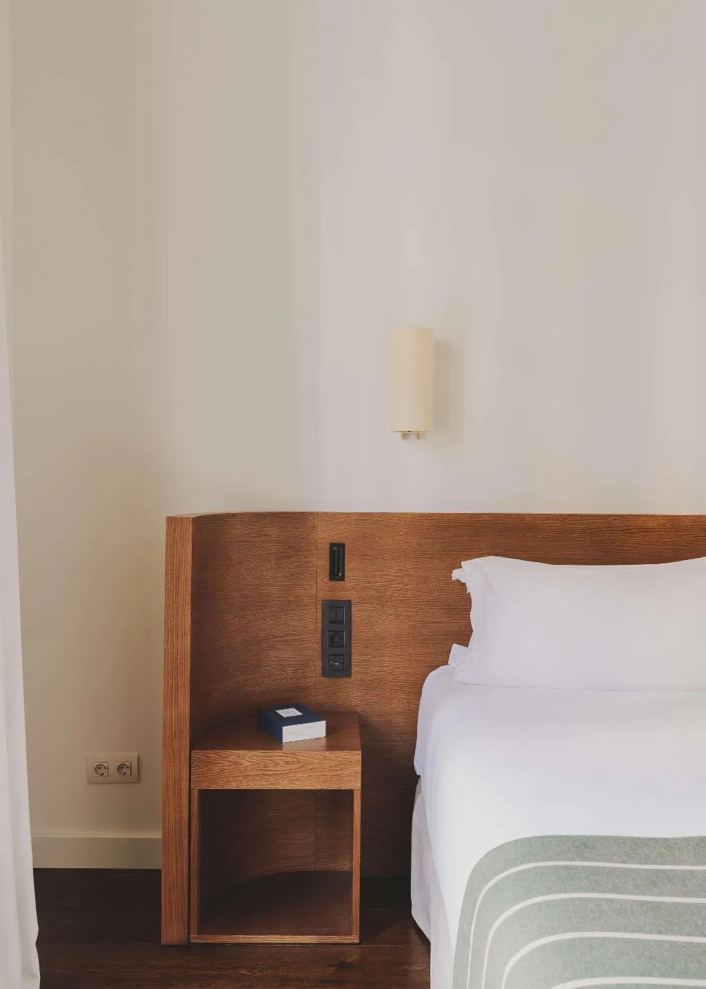 Room, Regina, Barcelona