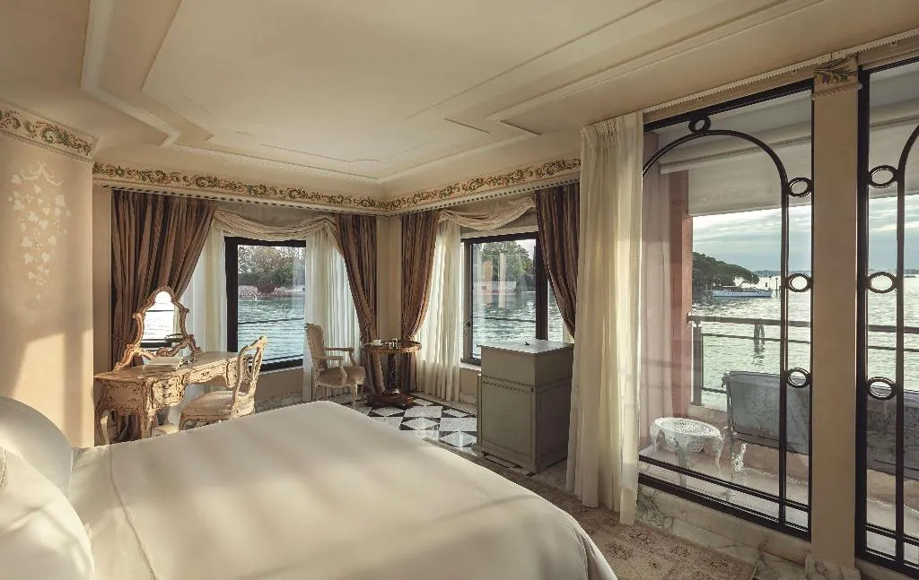 SUITE STANDARD Room, Hotel Cipriani, A Belmond Hotel, Venice, Venice