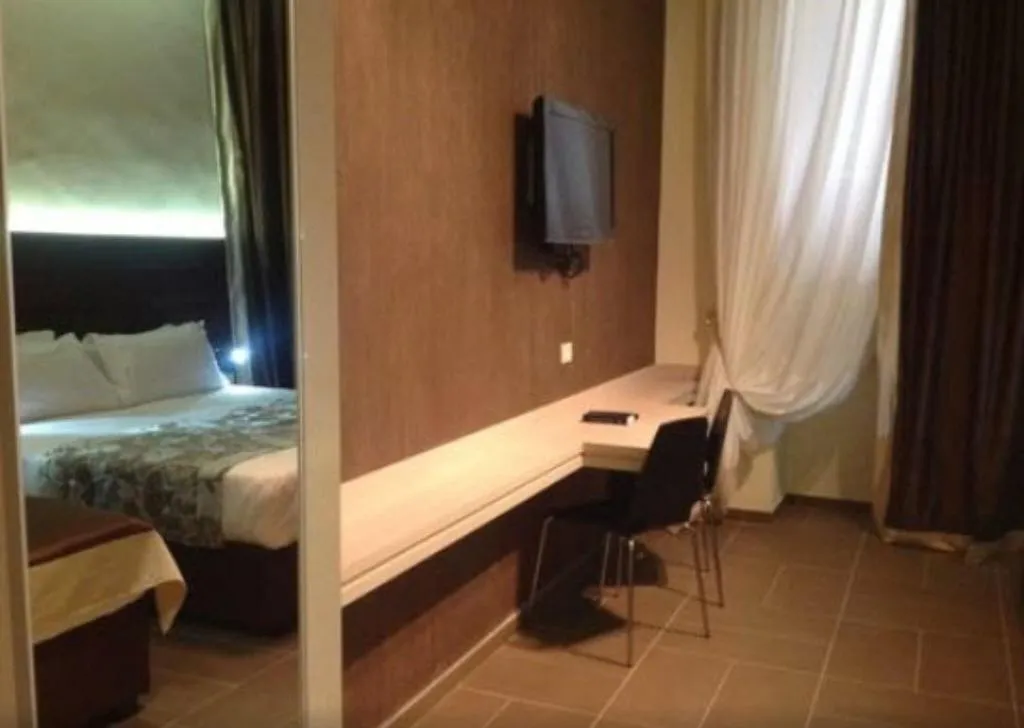 DOUBLE SUPERIOR Room, California, Rome