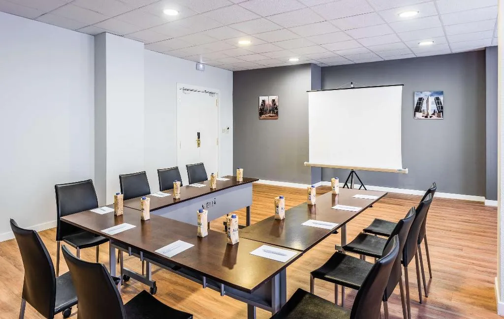 Conferences, Hotel Madrid Chamartín Affiliated by Meliá, Madrid