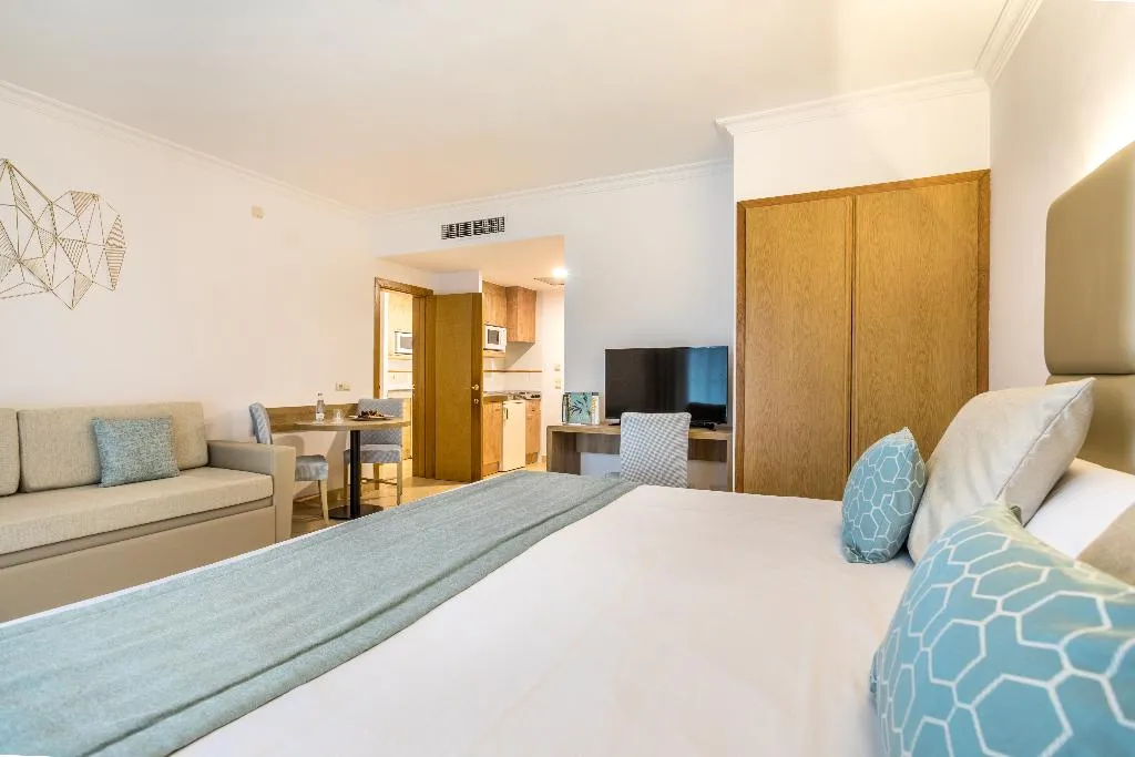 APARTMENT TWO BEDROOMS Room, Zafiro Mallorca, Majorca