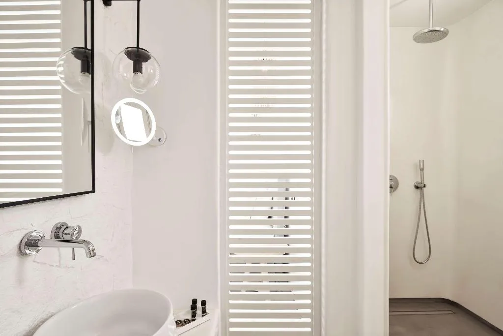 SUITE SEA VIEW WITH PRIVATE POOL Room, Radisson Blu Euphoria Resort, Mykonos