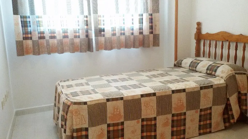 APARTMENT CAPACITY 8 THREE BEDROOMS Room, Gandia Universidad 3000, Valencia