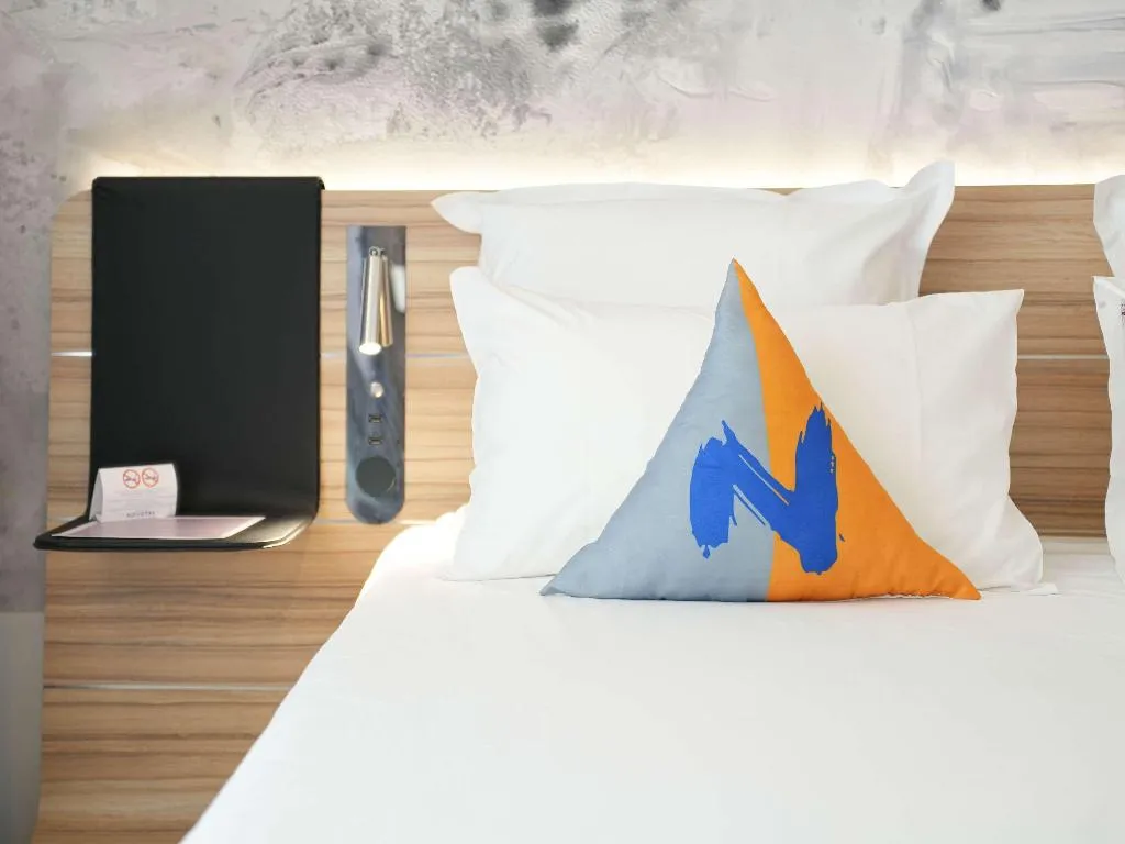DOUBLE CLASSIC DOUBLE BED Room, Novotel Tunis Lac, Tunisia