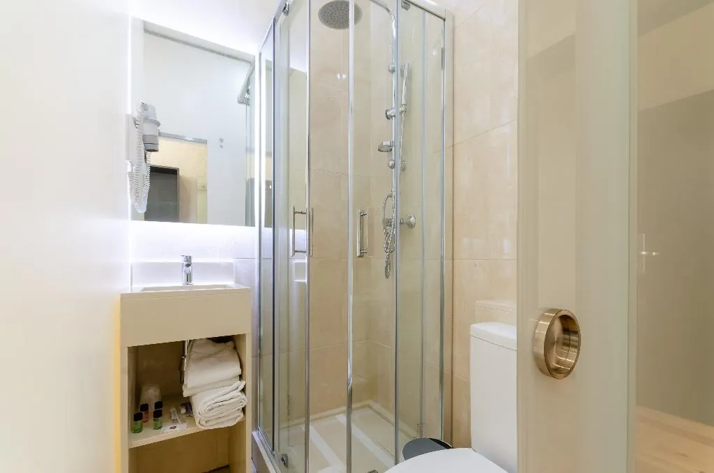 DOUBLE SUPERIOR Room, Hotel Duas Nacoes, Lisbon