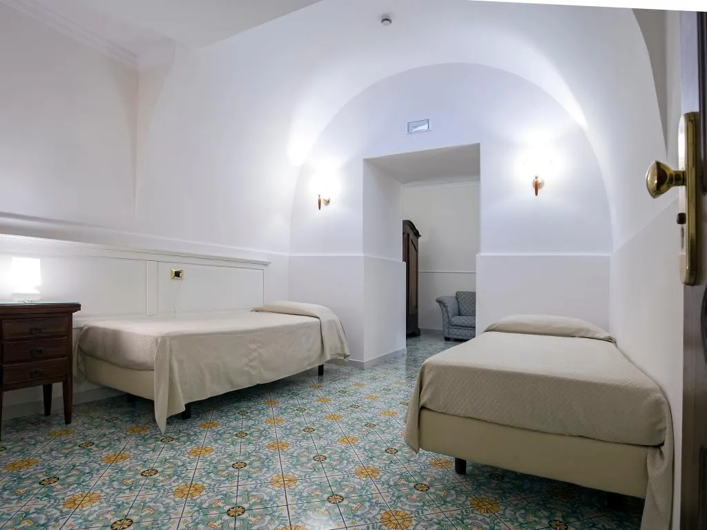 TRIPLE ECONOMY Room, La Panoramica Hotel, Naples