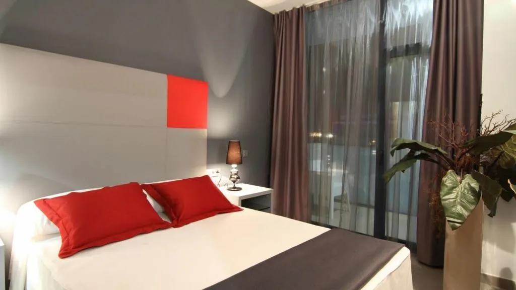 APARTMENT CAPACITY 6 TWO BEDROOMS Room, Apolo Suites Rentalmar, Costa Dorada