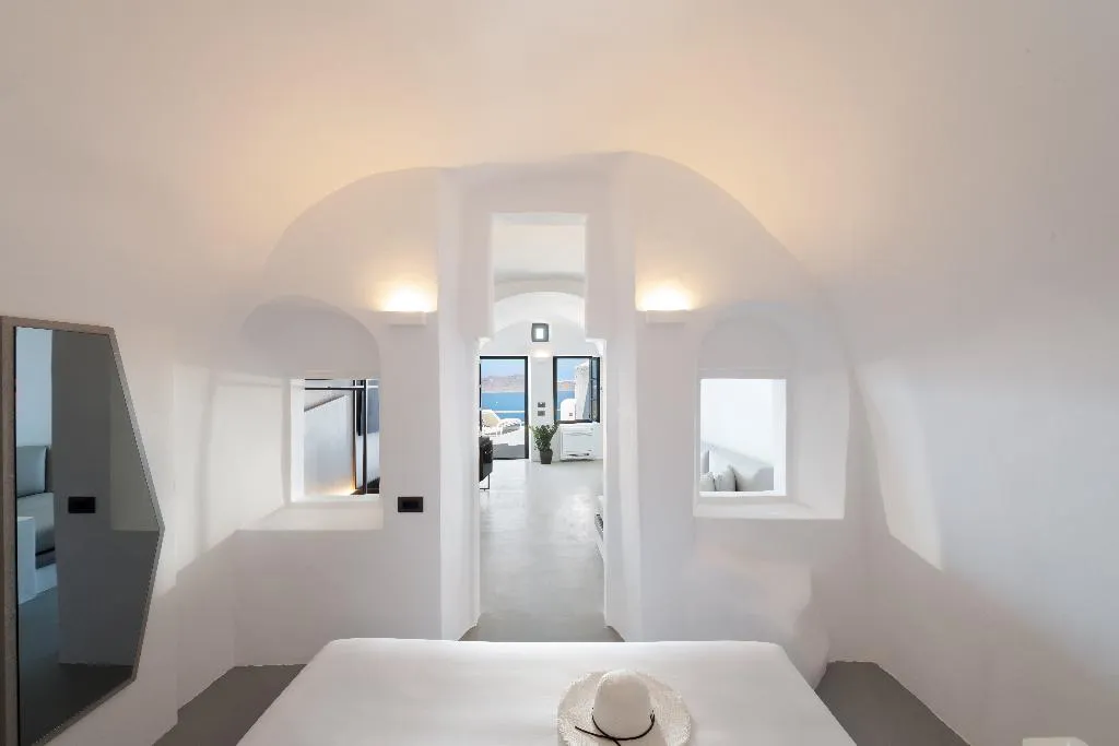 SUITE WITH VIEWS Room, Sun Rocks Boutique Hotel | Caldera View Suites, Santorini