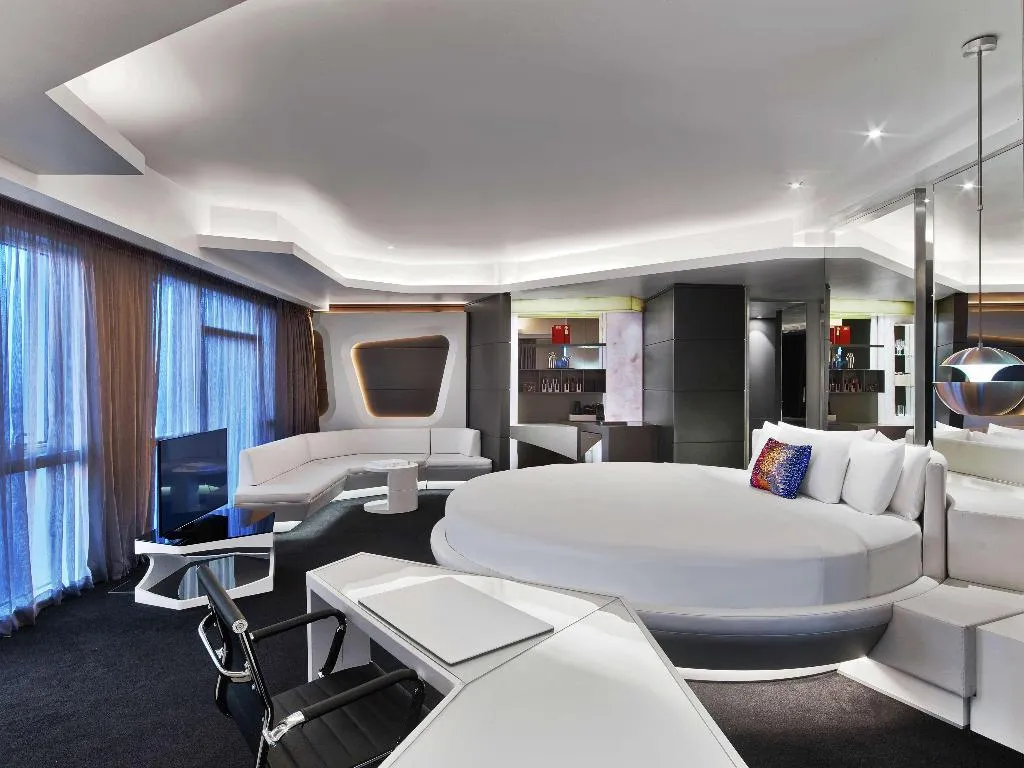 SUITE DELUXE Room, V Hotel Dubai, Curio Collection by Hilton, Dubai