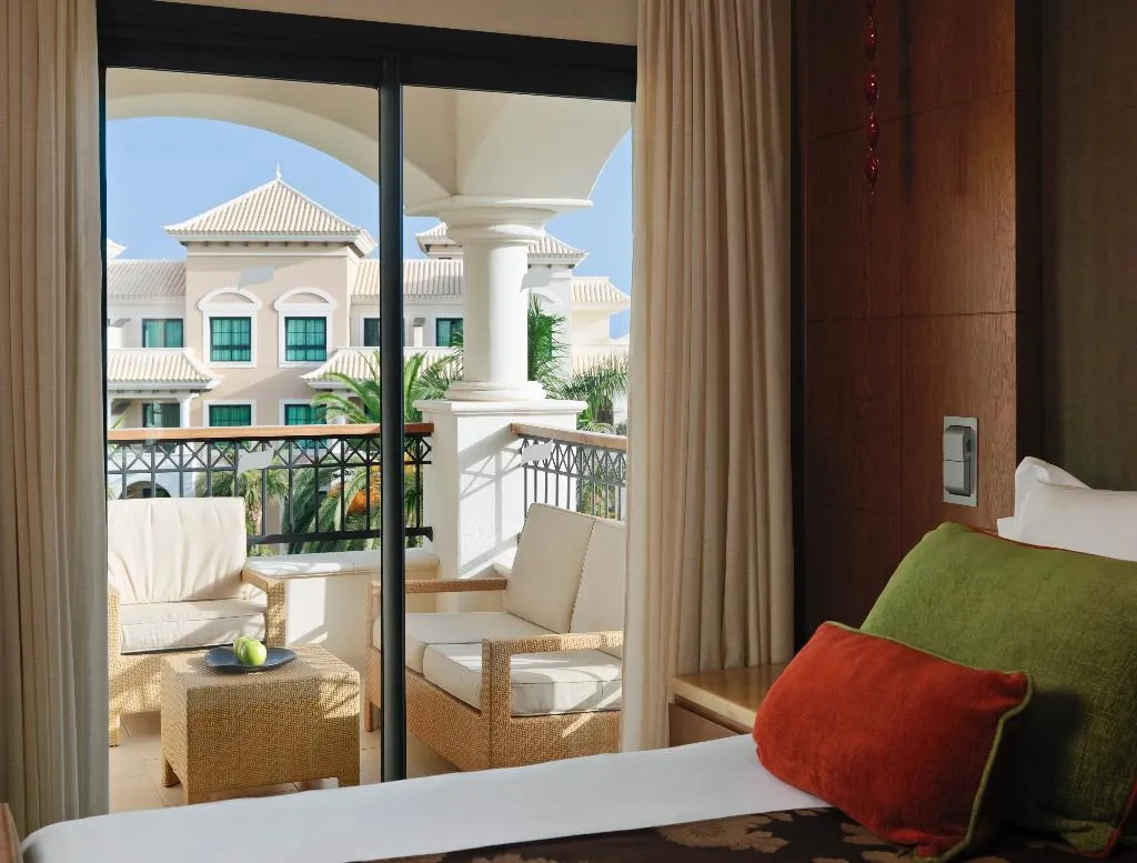 TRIPLE DELUXE Room, Gran Melia Palacio de Isora, Tenerife
