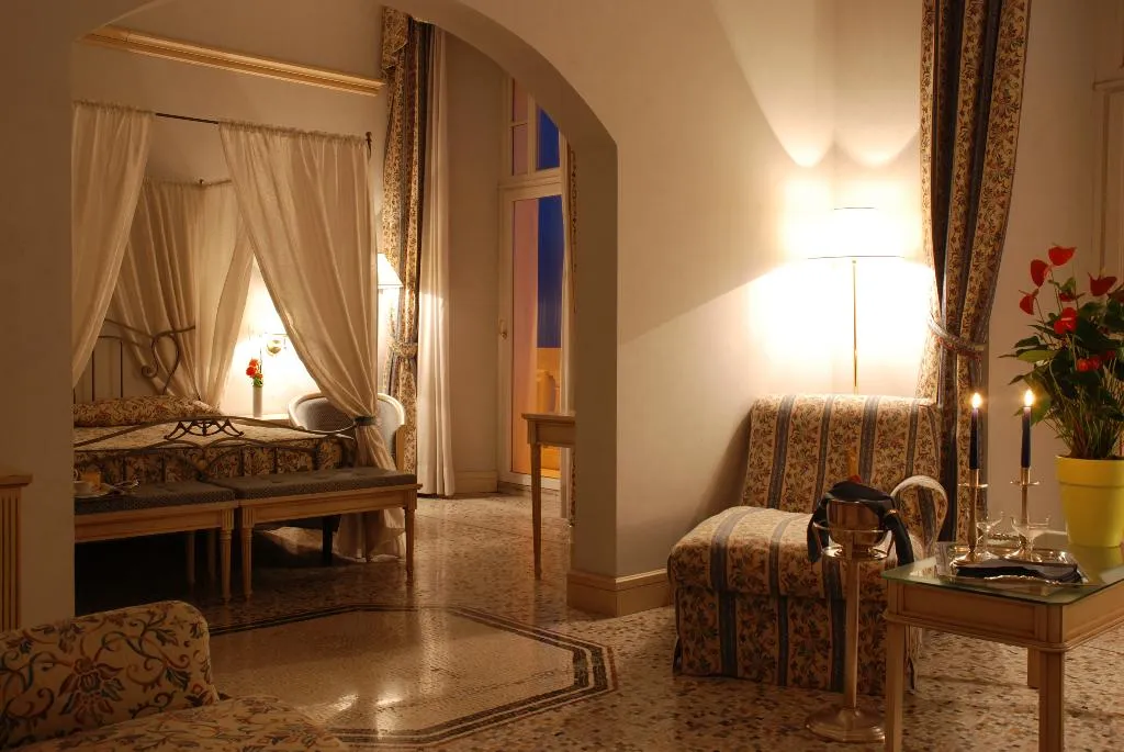 SUITE STANDARD Room, De la Ville, Rome