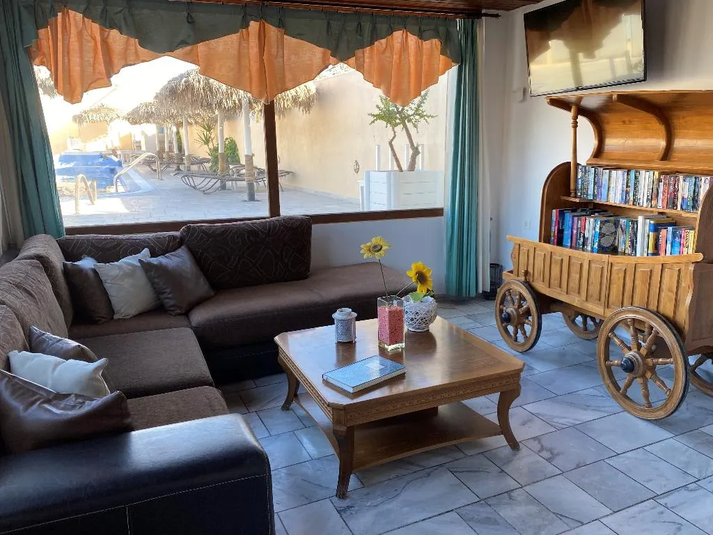Lobby, Perissa Bay, Santorini