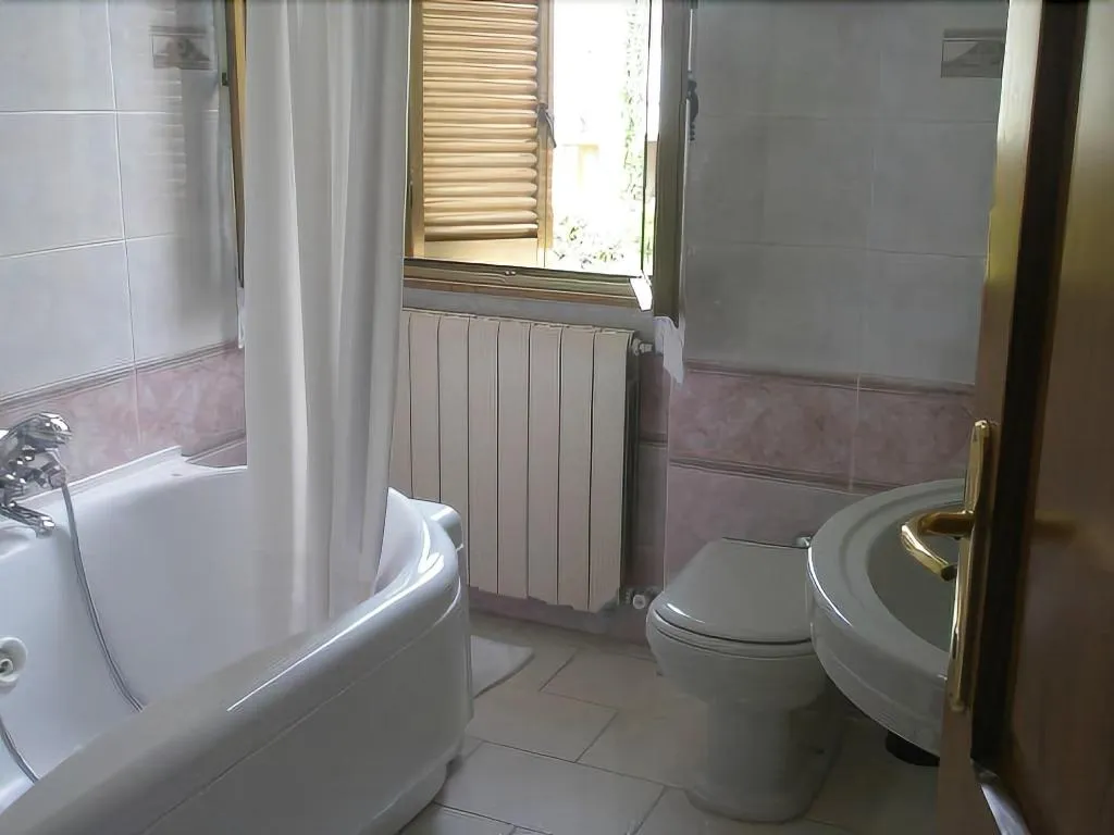 Room, Athena, Perugia