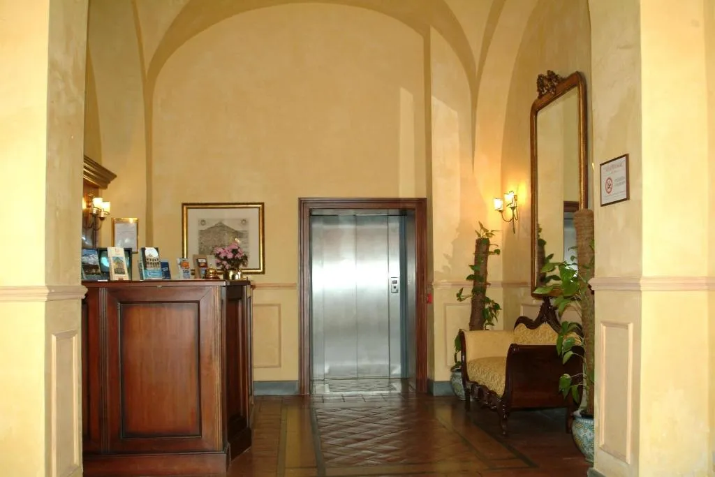 Lobby, La Ville, Catania