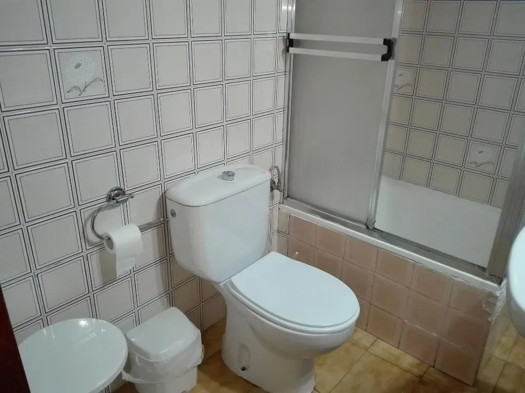 Room, Pensión Javier, Seville
