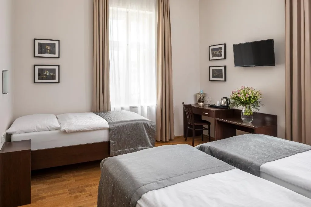 TRIPLE STANDARD Room, Hotel Unique, Prague