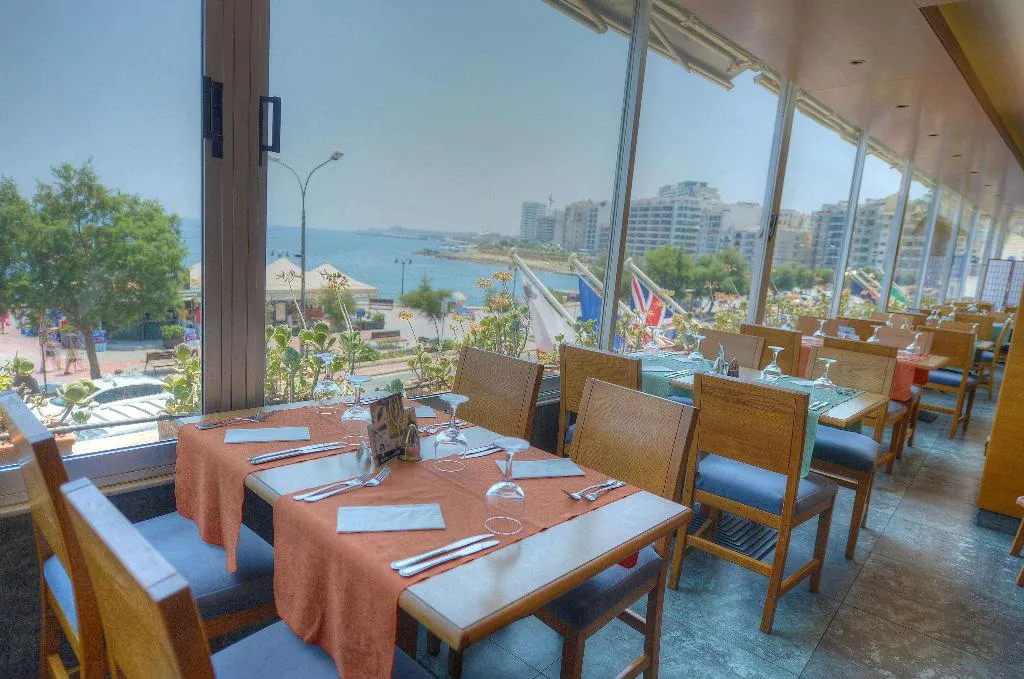 Restaurant, The Preluna Hotel, Malta