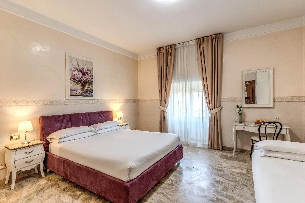 TRIPLE CLASSIC Room, Hotel Orazia, Rome