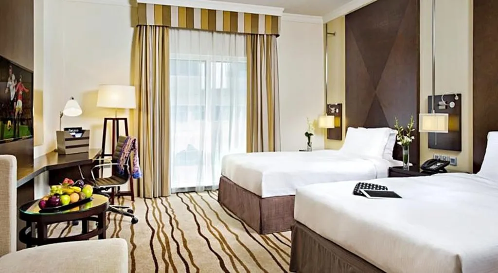 TWIN PREMIUM Room, Radisson Blu Hotel Dubai Barsha Heights, Dubai