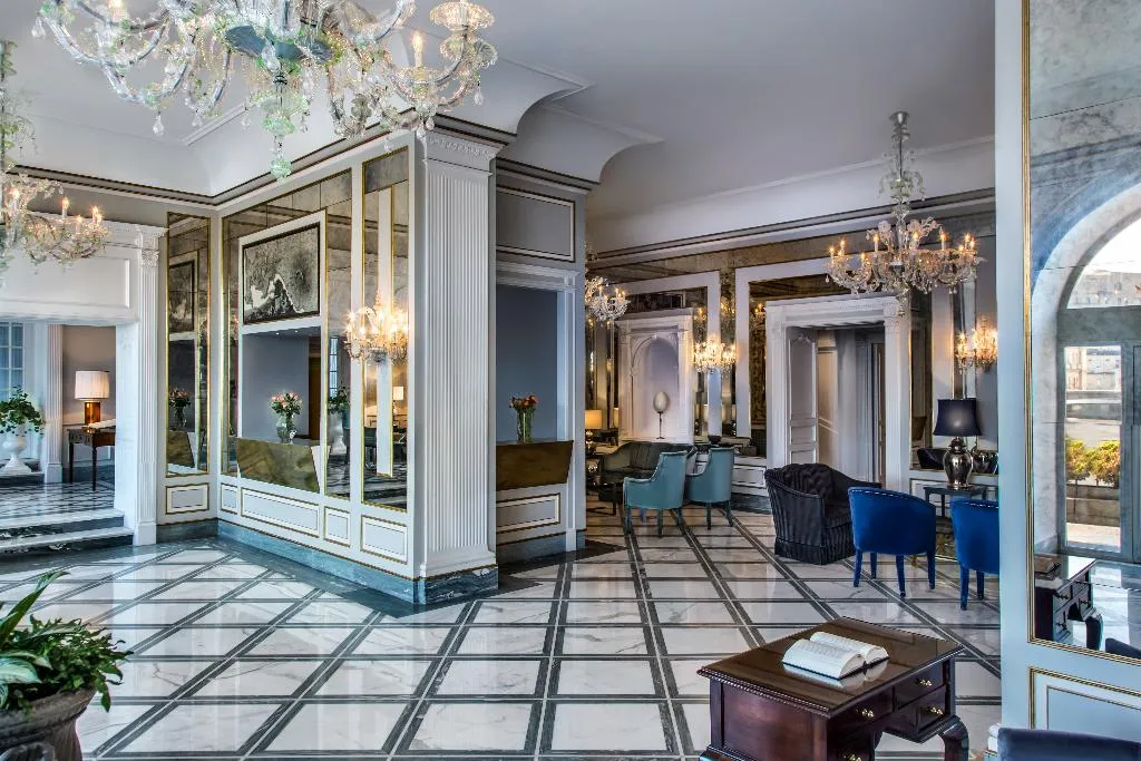 Lobby, Grand Hotel Santa Lucia, Naples