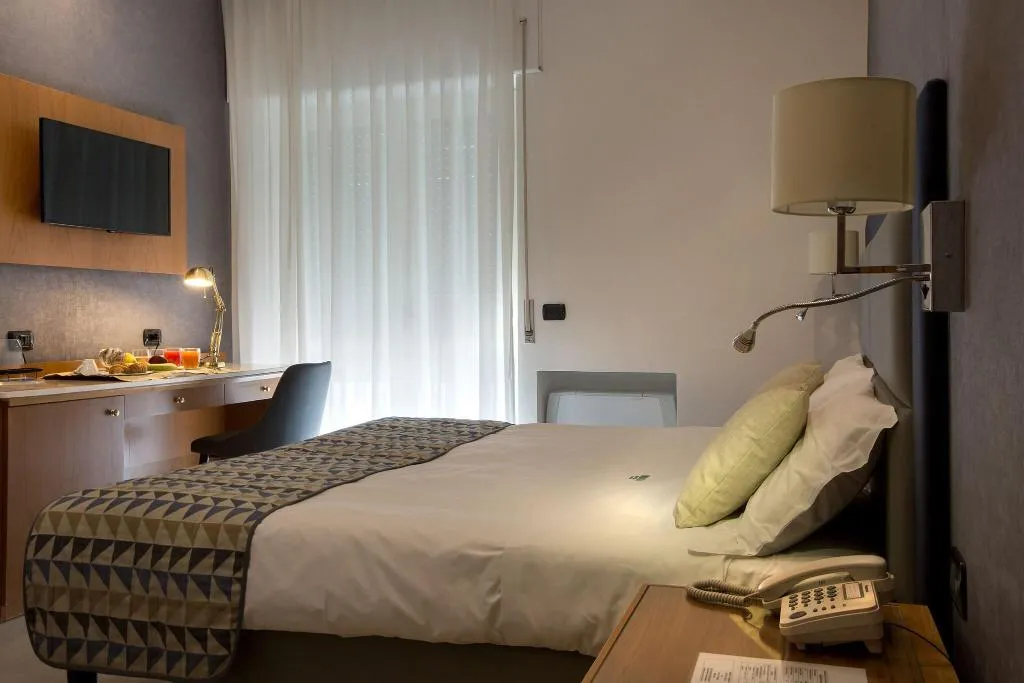 DOUBLE SUPERIOR Room, American Hotel, Naples