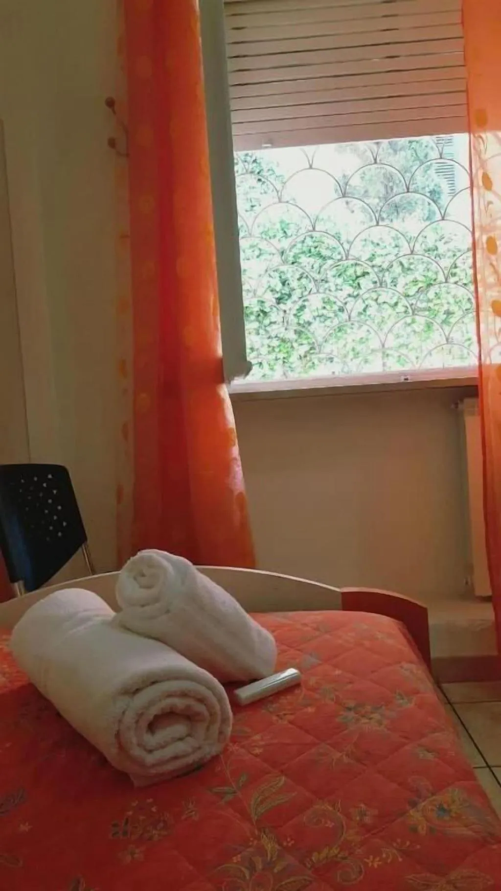 Room, B&B Piazza Ragusa, Naples