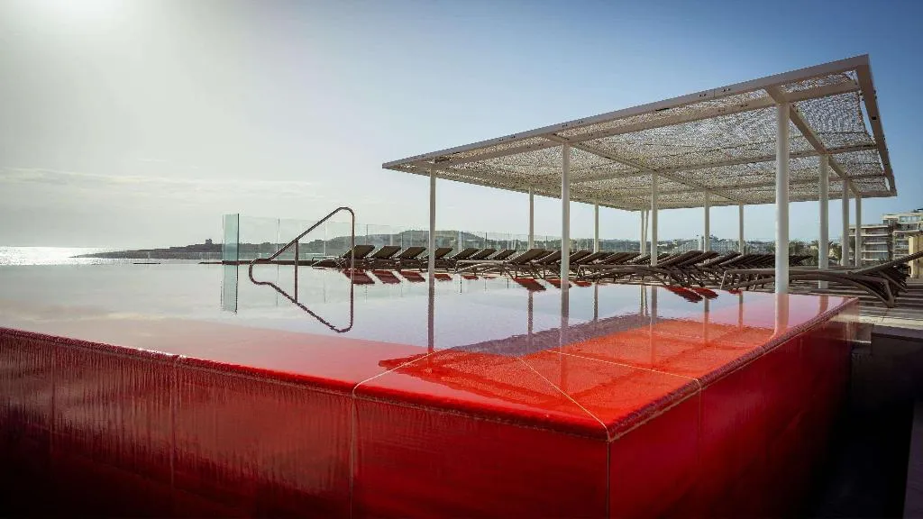 Pool, Ax Odycy, Malta
