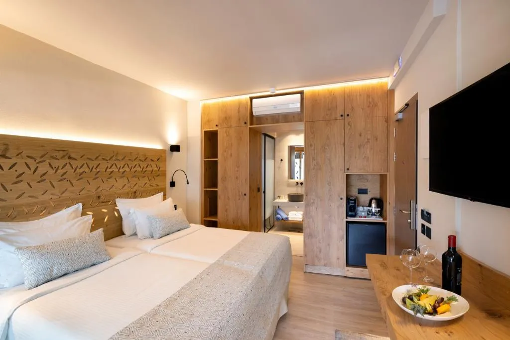 Double or Twin SUPERIOR WITH PRIVATE POOL Room, Atlantis Beach Hotel, Crete