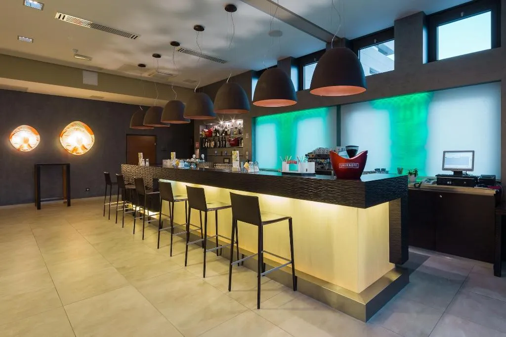 Bar, Bretanide, Split