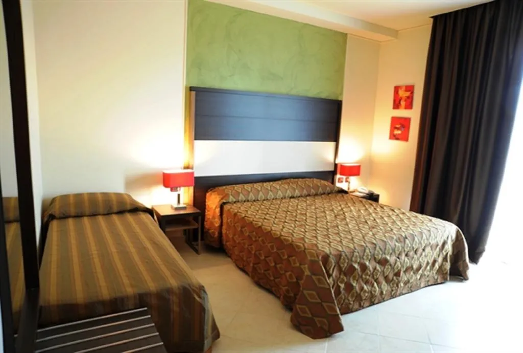 TRIPLE STANDARD Room, Viola Palace Hotel, Catania