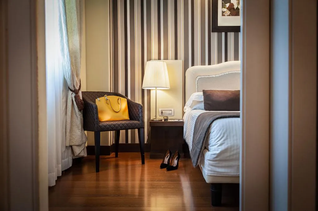 TRIPLE CLASSIC Room, Th Roma - Carpegna Palace, Rome