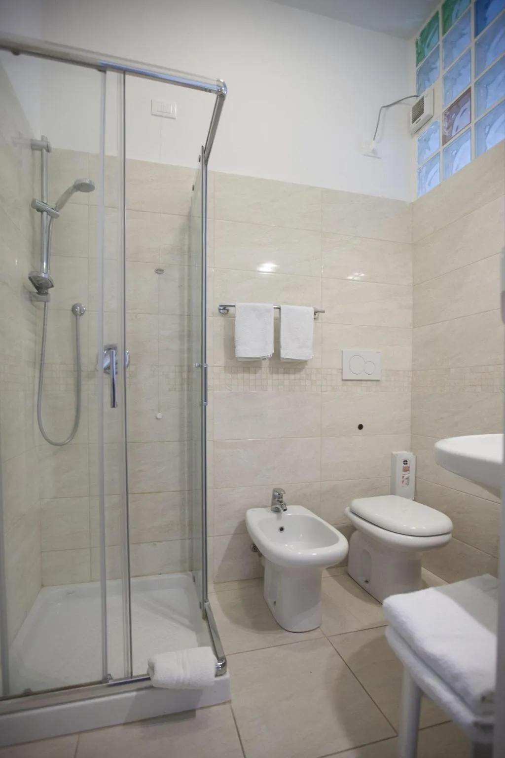Room, Albergo Amalfi Milano, Milan