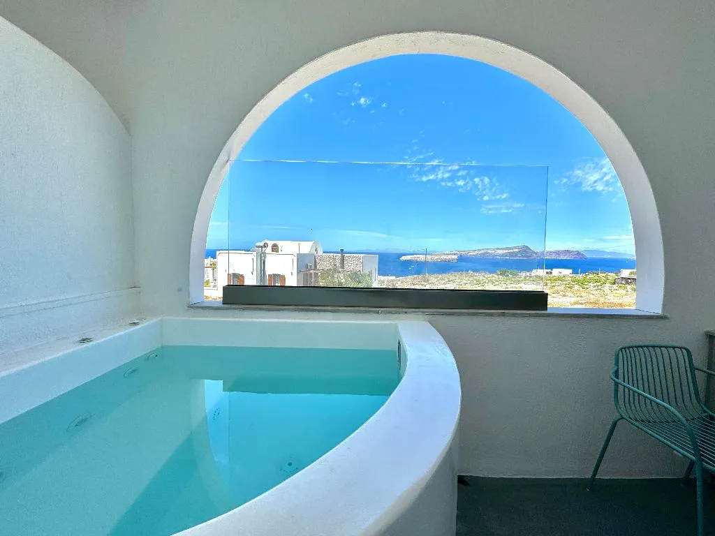 SUITE HONEYMOON Room, Symmetry Suites, Santorini