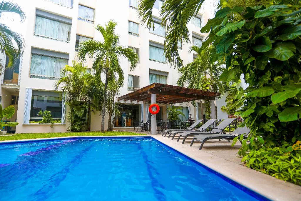 Pool, Ambiance Suites Cancun, Cancun Area
