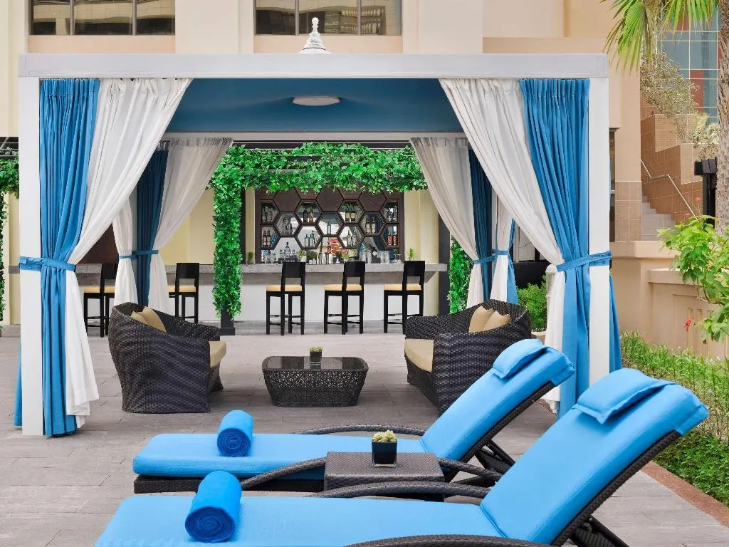Bar, Movenpick Hotel Jumeirah Beach, Dubai