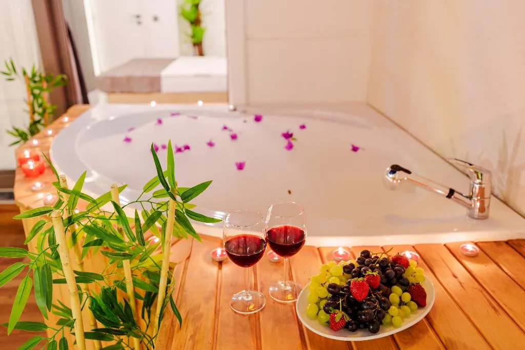 SUITE KING BED WITH JACUZZI Room, Mrt Suites Lara, Antalya