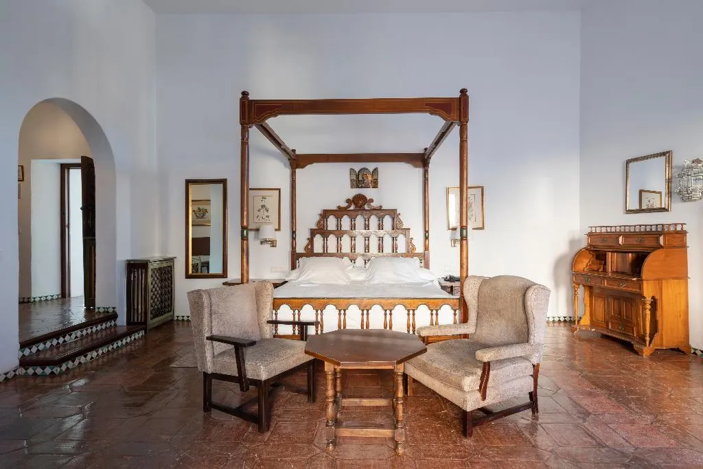 JUNIOR SUITE STANDARD Room, Parador de Guadalupe, Madrid