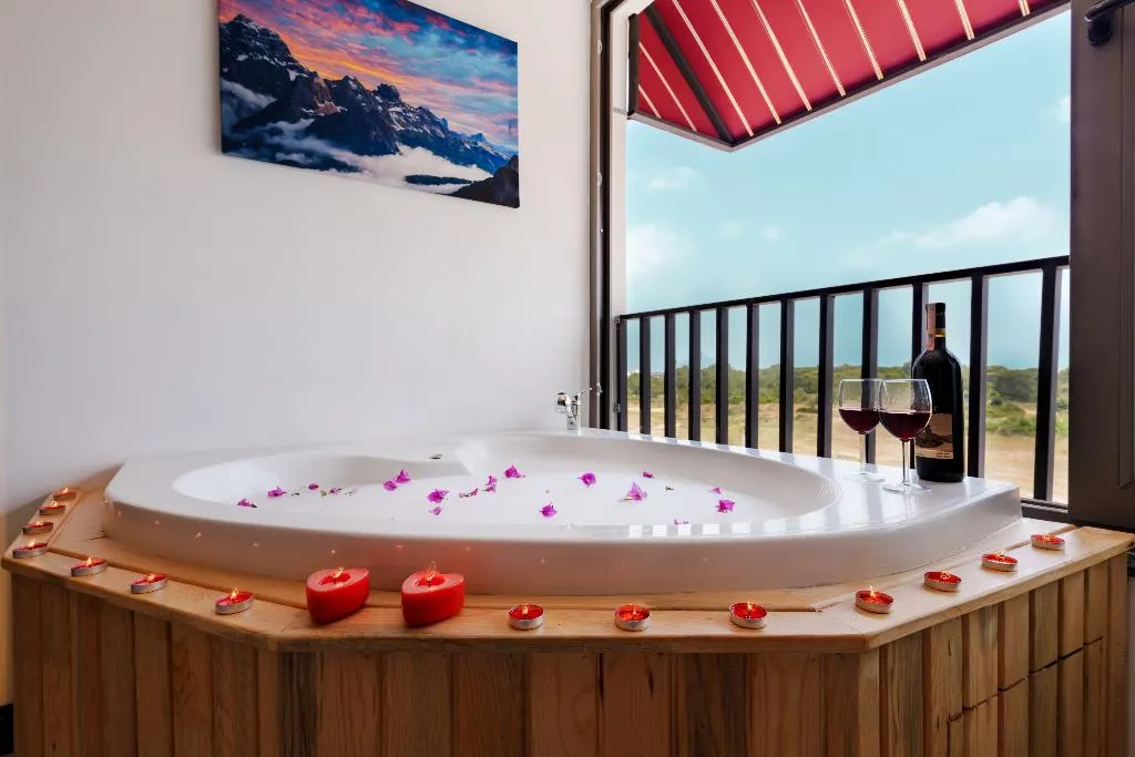 SUITE QUEEN SIZE BED Room, Mrt Suites Lara, Antalya
