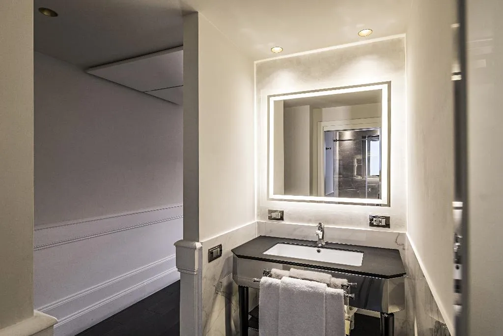 TRIPLE EXECUTIVE Room, Palazzo Navona, Rome