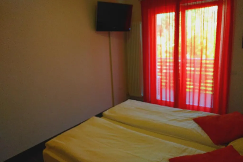 Room, 4 Limoni Apartment Resort, Milan